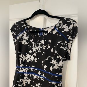 Motherhood maternity black and white floral top Small